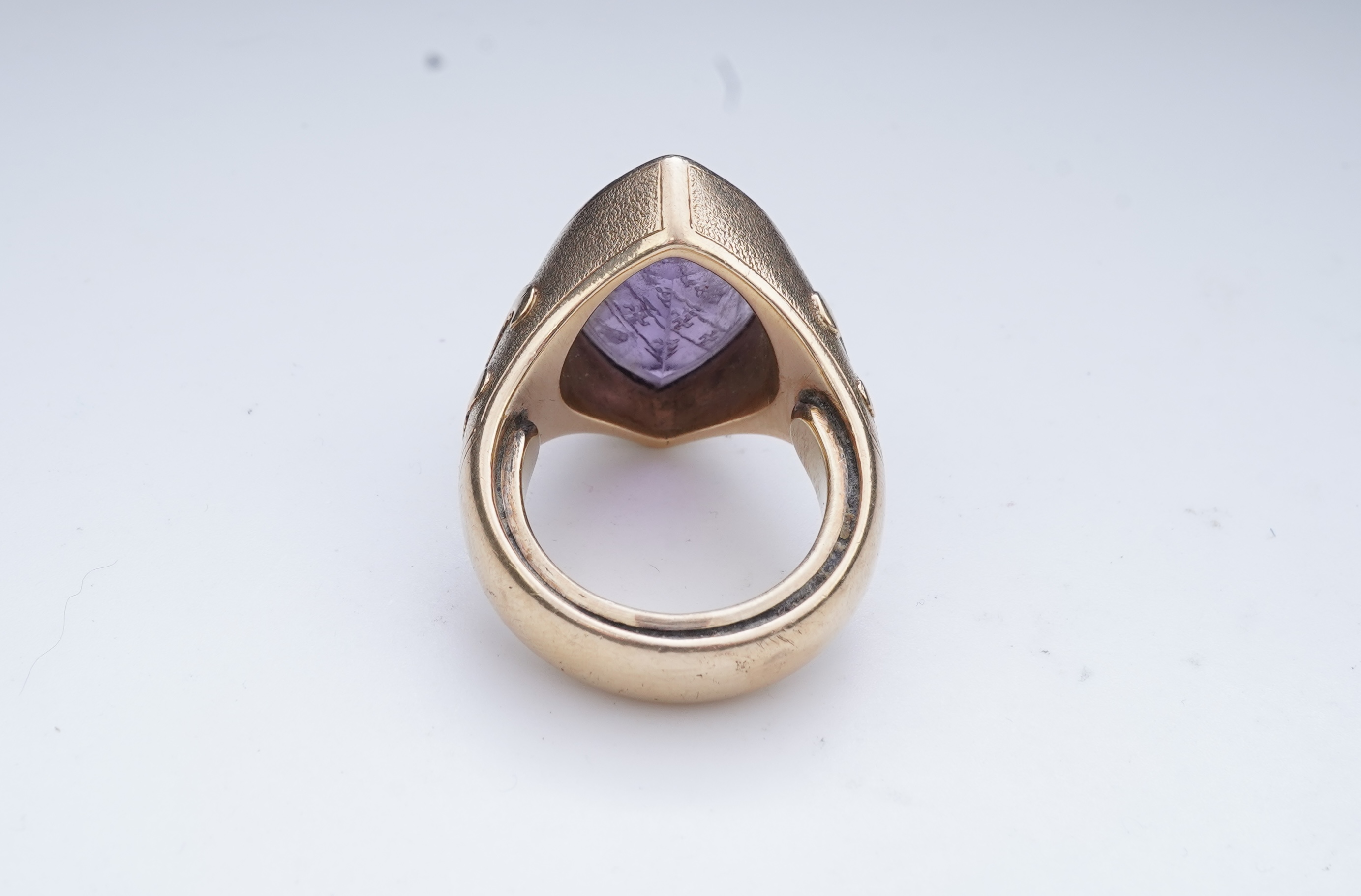 A gold and amethyst episcopal ring, early 20th century